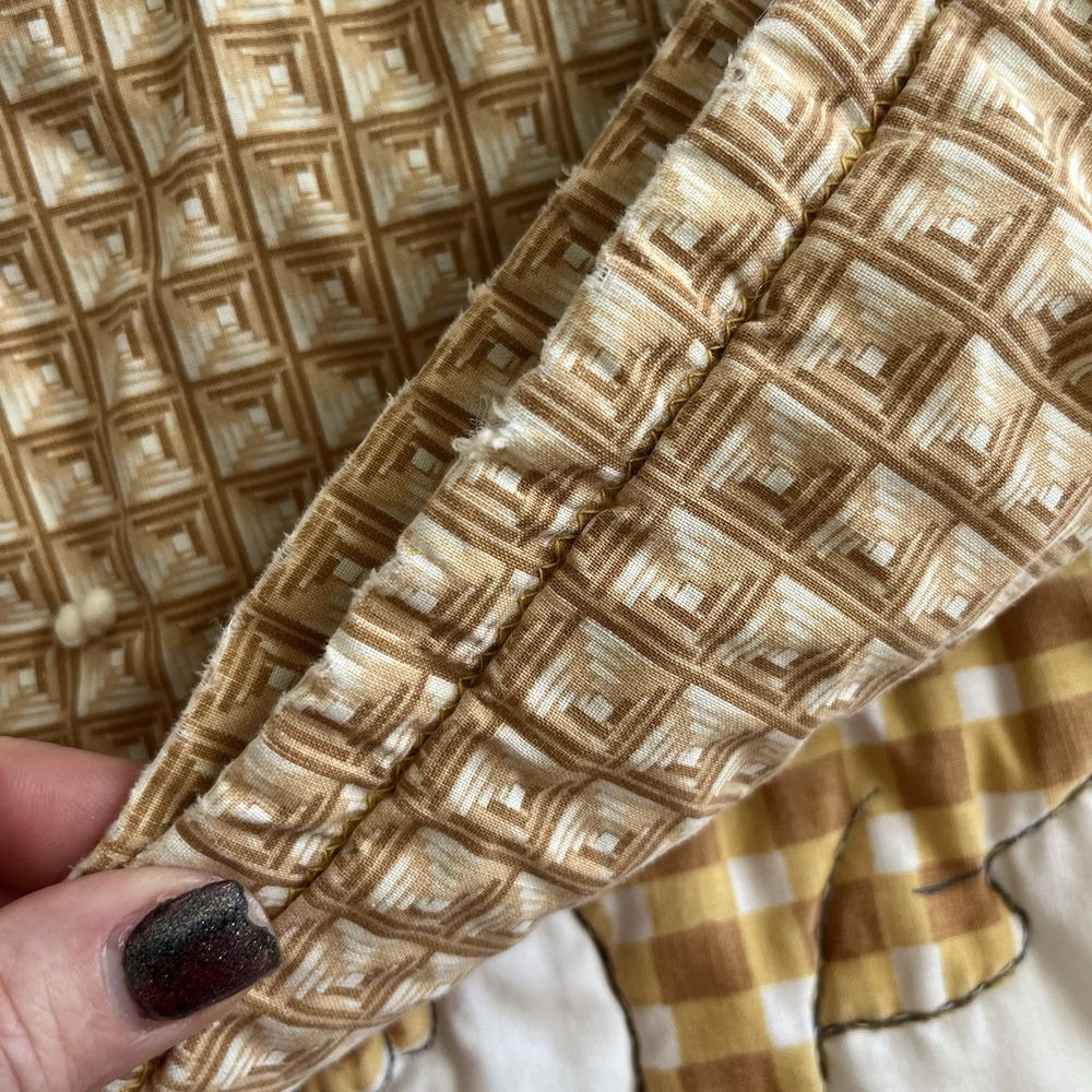 Vintage 1970s Handmade Baby Quilt - Picture 15 of 16